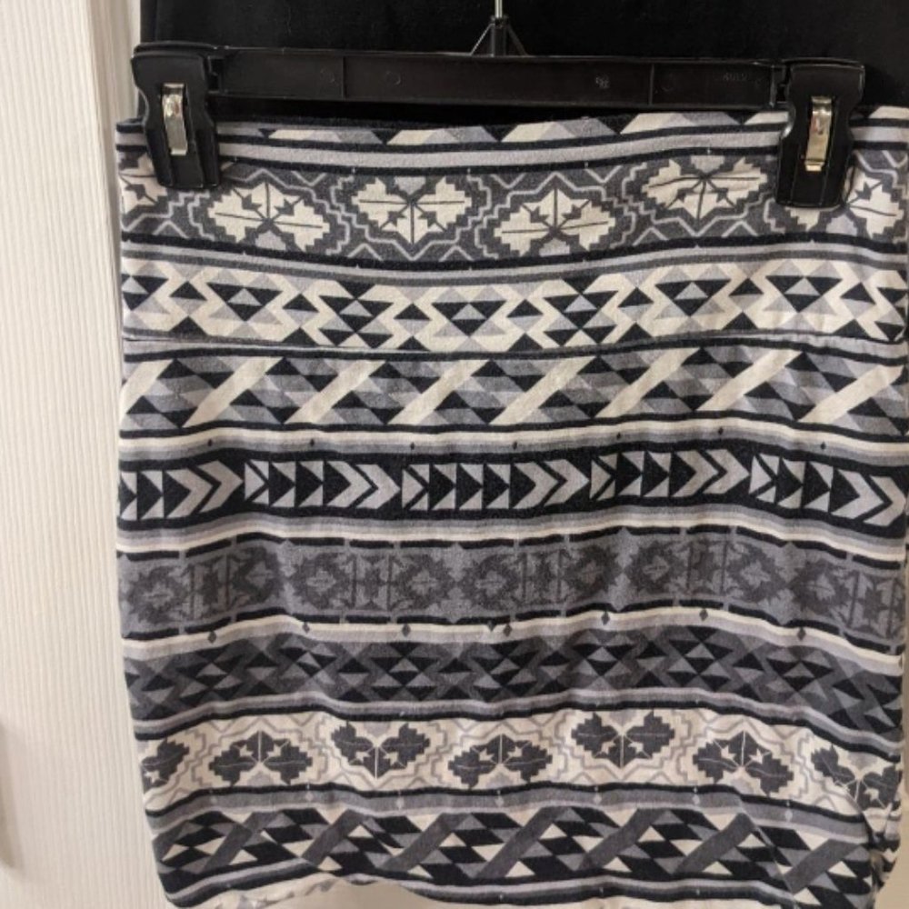 Pencil bodycon mini skirt tribal geo print